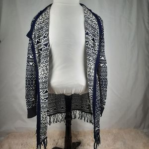 Charlotte Russe edge long sleeve fringe geometric print navy white small acrylic